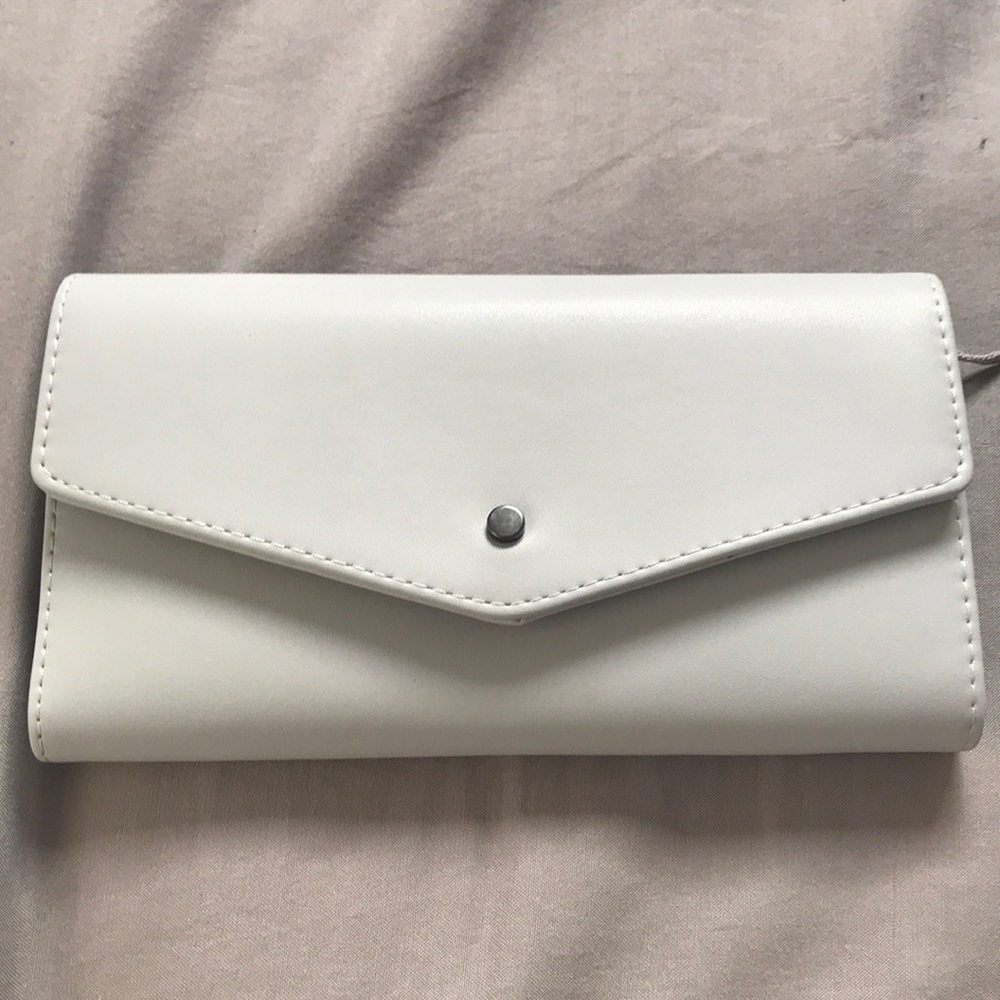 grey wallet